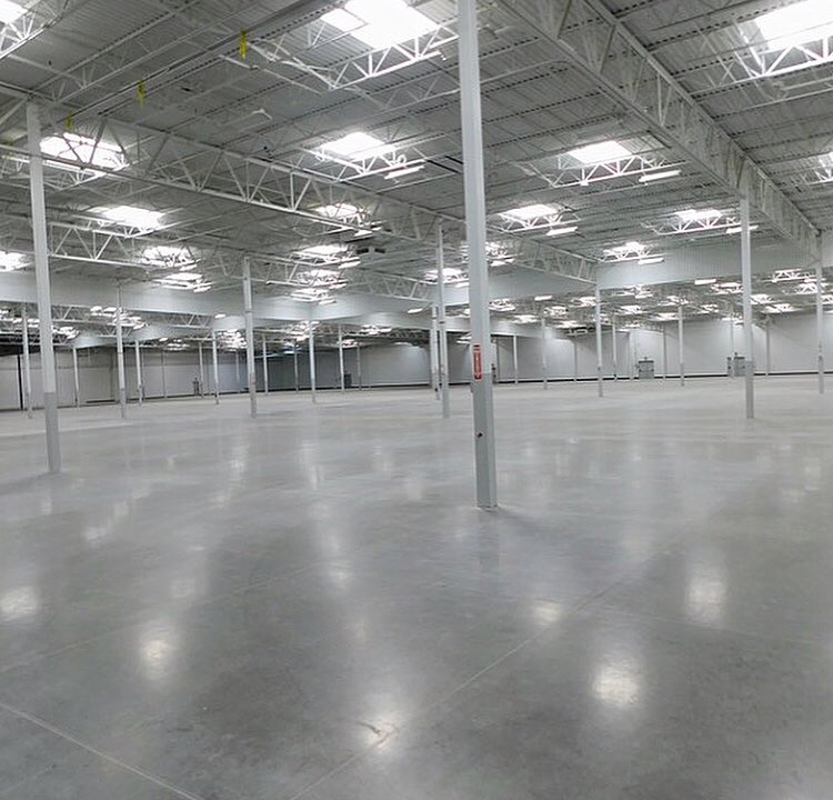 uscout_com's tweet image. Looking for a large space to film your next movie or host an epic event? Look no further than this exclusive Uscout listing in the desert. The former Sam’s Club location is 135,000 sq feet with 630 parking stalls. Email info@uscout.com for more info. #Uscout #filmlocations #film