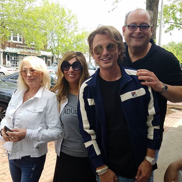 BigFatJoeyShow's tweet photo. Got to see our Friend Foodgod and his Super Sweet Mom out in Southampton.
@foodgod @galcheban @theminkisme #theminkisme #foodgod #thebigfatjoeyshow #am1240wgbb #caborvc #upshow #food #pizza #yummy #yummyfood #radio #sociallifemagazine #mdw2018 #summerfu… https://t.co/5fGSB3tHfr https://t.co/sv7gfgLxxA