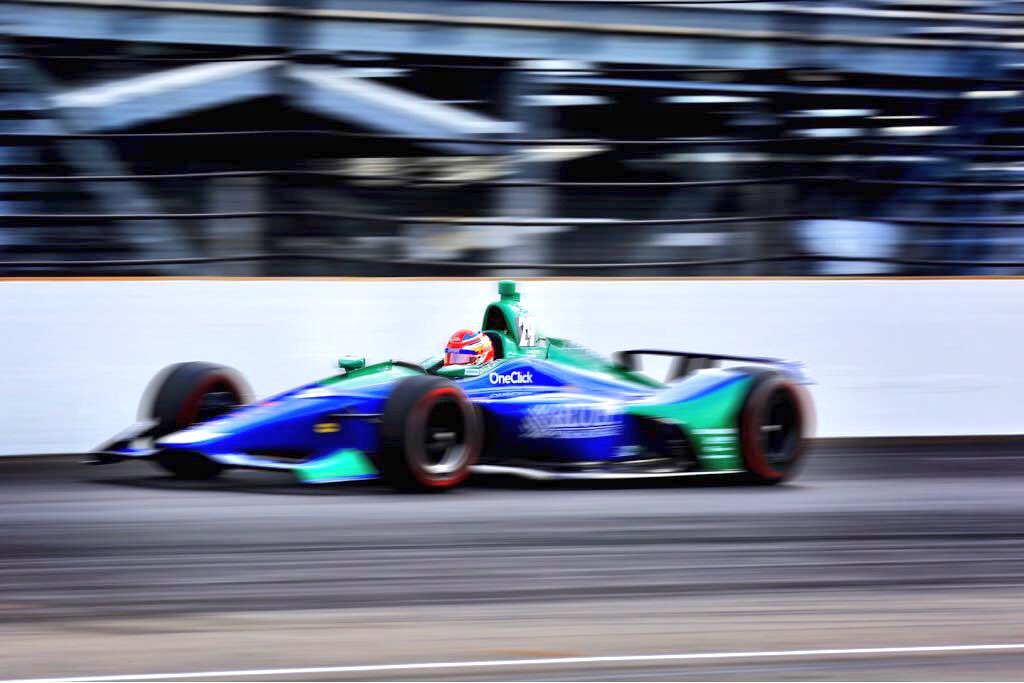 diegofmejia's tweet photo. Una vez mas @CarlosMunoz034 ha demostrado su calidad en #Indy500. Las banderas amarillas al final no le han ayudado y acaba séptimo en su única carrera del año a hoy en @IndyCar, liderándola 2 veces y por 4 vueltas, durante ciclos de paradas en boxes. Es un natural del Brickyard. https://t.co/AqXec3OXPD