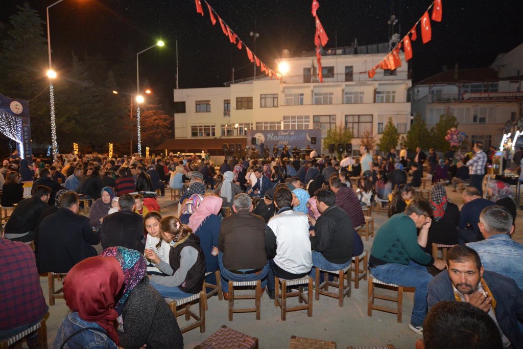 arkeolog007's tweet photo. #Ramazan ayı etkinlikleri kapsamında düzenlediğimiz ve #Sinan-ı Ümmi #Tasavvuf #Musikisi #Topluluğu tarafından icra edilen, #AkdenizÜniversitesi #Camii #İmam Hatibi #MehmetKoşuk Hocamızın seslendirdiği birbirinden güzel ilahilerle Elmalılılar güzel bir ramazan akşamı yaşadı. https://t.co/VNshYzAFRv