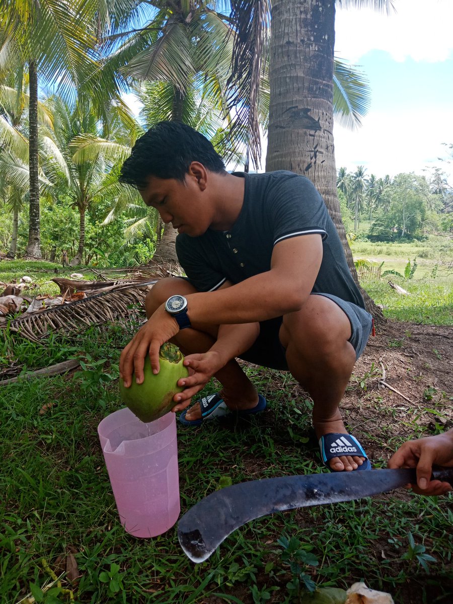 cidrawrr's tweet photo. Have you ever lived the farm life? 🐔🌤
It’s untouched, peaceful and away from the city’s hustle bustle. A perfect way to kick back and finish that novel you have in mind. ❤
#weekend #buko #lapok 😂 https://t.co/KqvEQ0cWOD