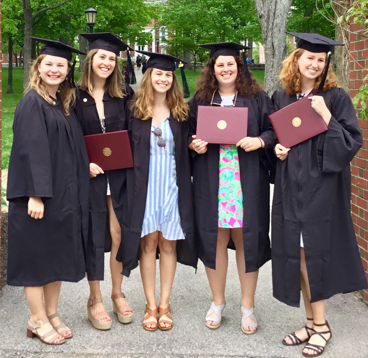 ToddLeeson1's tweet photo. #Bates2018 #BatesGrad My daughter Morgan & her talented housemates. https://t.co/wCK72L21Zp