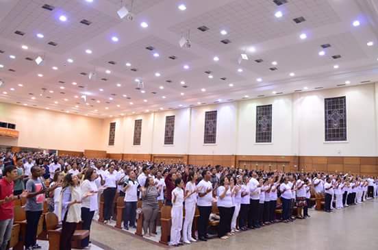 IurdAlagoas's tweet photo. https://t.co/oLw9eTY8tl

Valmiro Lino chegou na Igreja Universal com a vida totalmente destruída, devido aos vícios e a sua esposa que tinha problemas de saúde. 
Mas ao chegar na Universal, participando das reuniões e agindo a sua fé, Valmiro venceu os vícios e obteve o milagre. https://t.co/LSqse7Sl0X