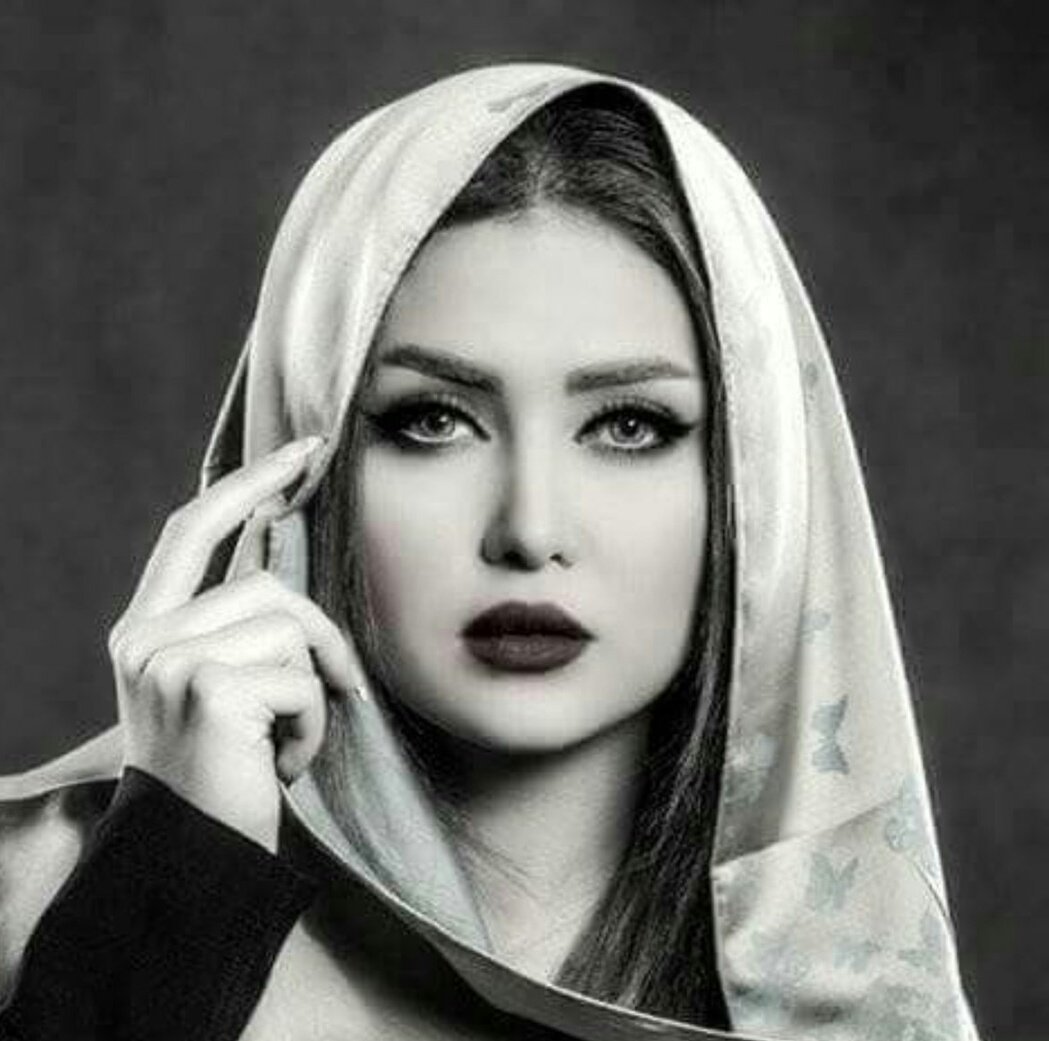 moon43785's tweet photo. انثى بحضرتهِ فقط.. https://t.co/5qDjktwIya