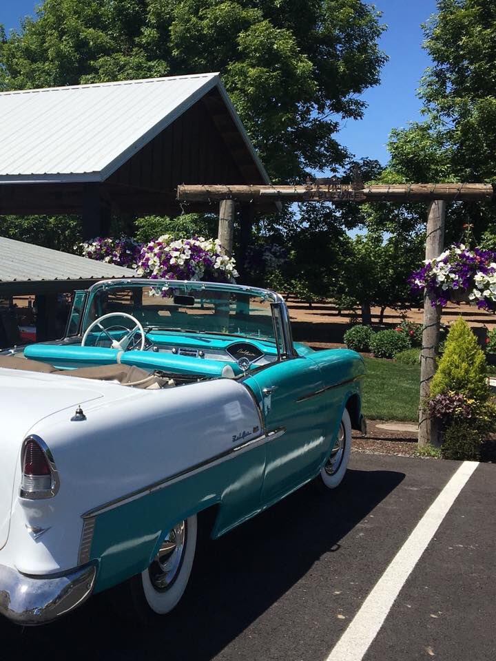 Awesome day at the tasting room & getting to see some great friends!  Check out this beautiful car!!! #perfectday #ORWine #Winetasting #rideinstyle #beautiful #omht