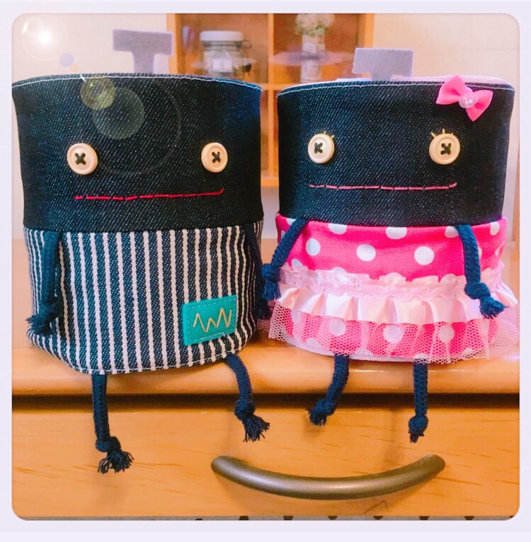 handmade_robot's tweet photo. ロボットくんとロボ美ちゃんのトイレットペーパーカバーです🤖
トイレトレーニングのお供にも^ ^

https://t.co/G933wfmODi

#ハンドメイド #minne #トイレットペーパー #トレペ #トイレトレーニング #ロボット https://t.co/O55lDVlBL6