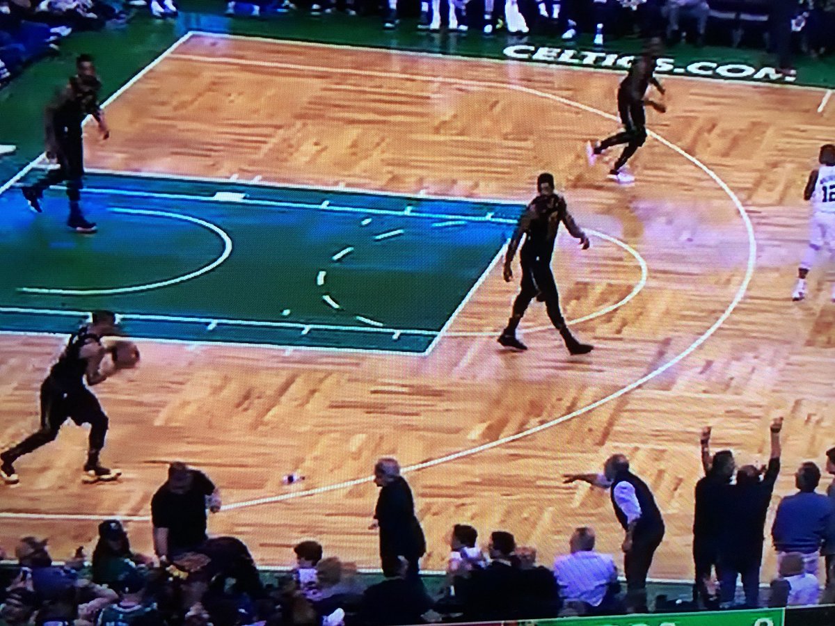 BillyGrillz's tweet photo. Not one single Cavalier wanted to help @KingJames when he fell in the crowd #LAbron #CelticsVsCavs #ByeCleveland https://t.co/2AfUQIS4sb