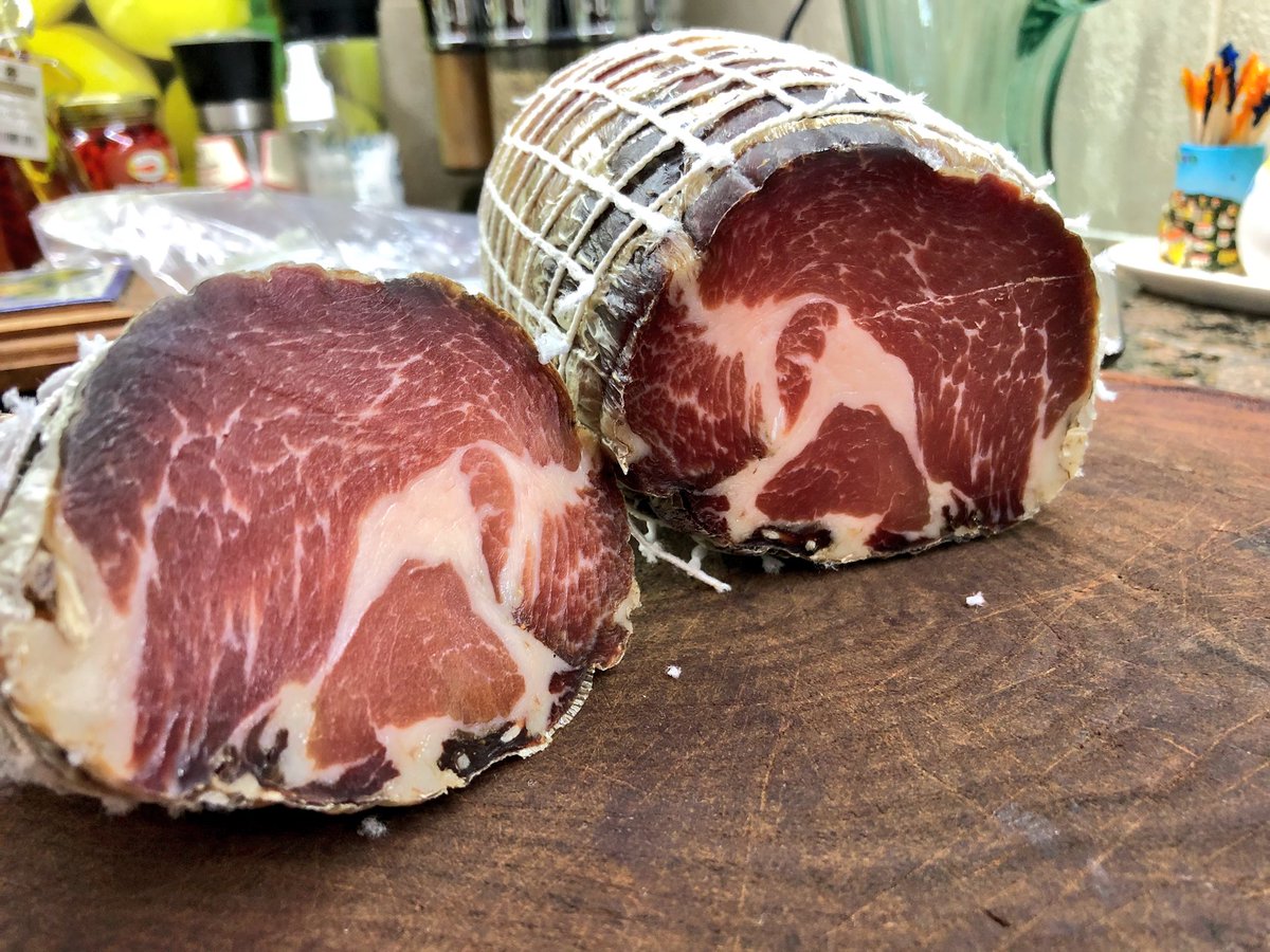 DrM47145's tweet photo. Y hoy le tocó a la bondiola.
#copa #capicollo #charcuterie https://t.co/Rd12IRCVoz