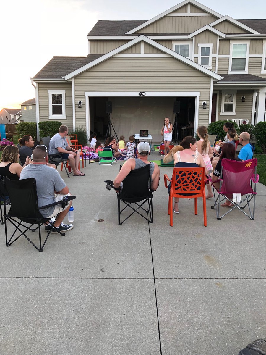 leahlocker's tweet photo. Getting the summer started off right watching the the #sandlot outside..... with “sum-mores” https://t.co/De2cFUNskJ