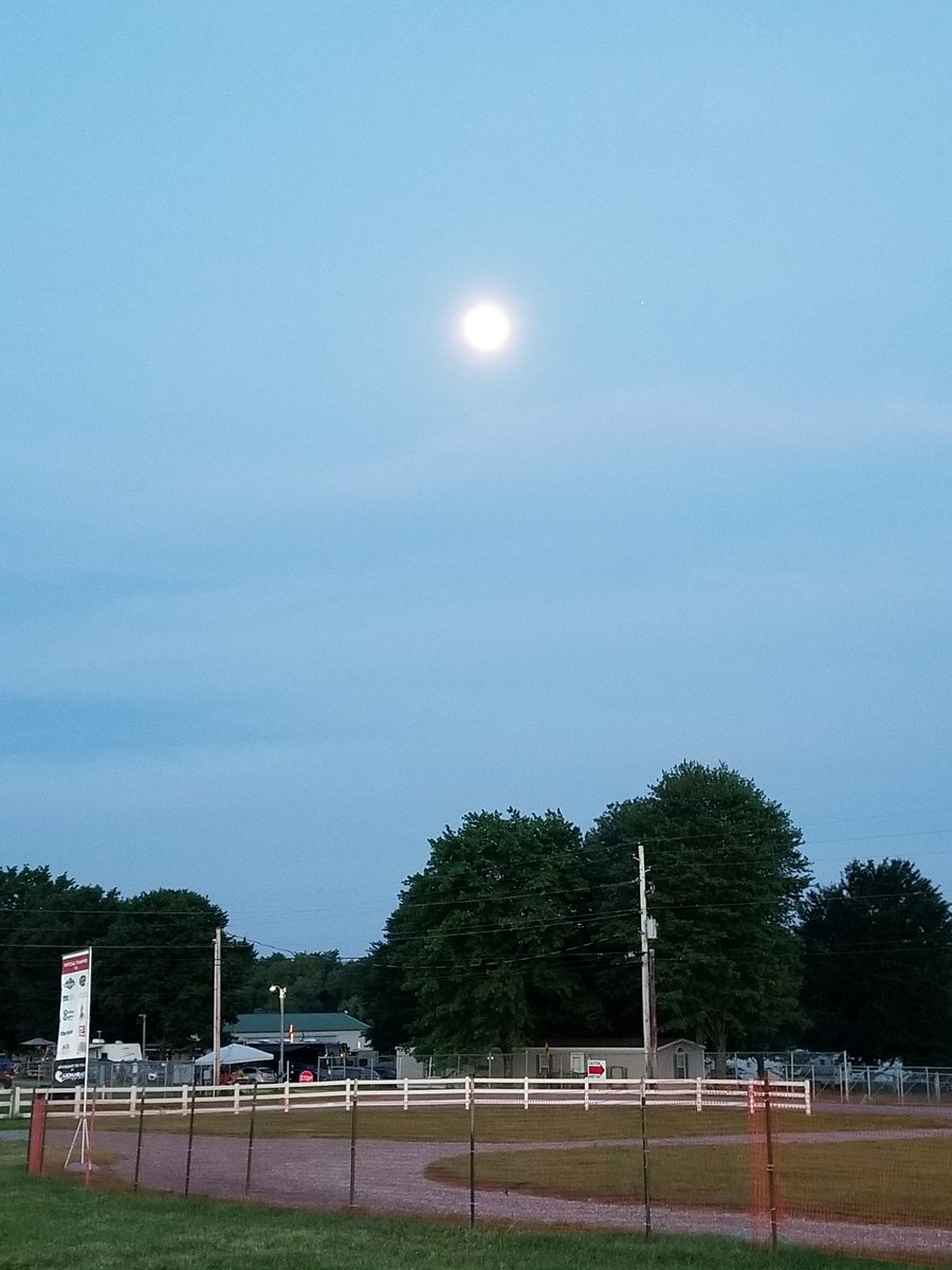 Ron_Clements's tweet image. I think we're taking a cab here in about an hour. @MoonTaxi #LionFire