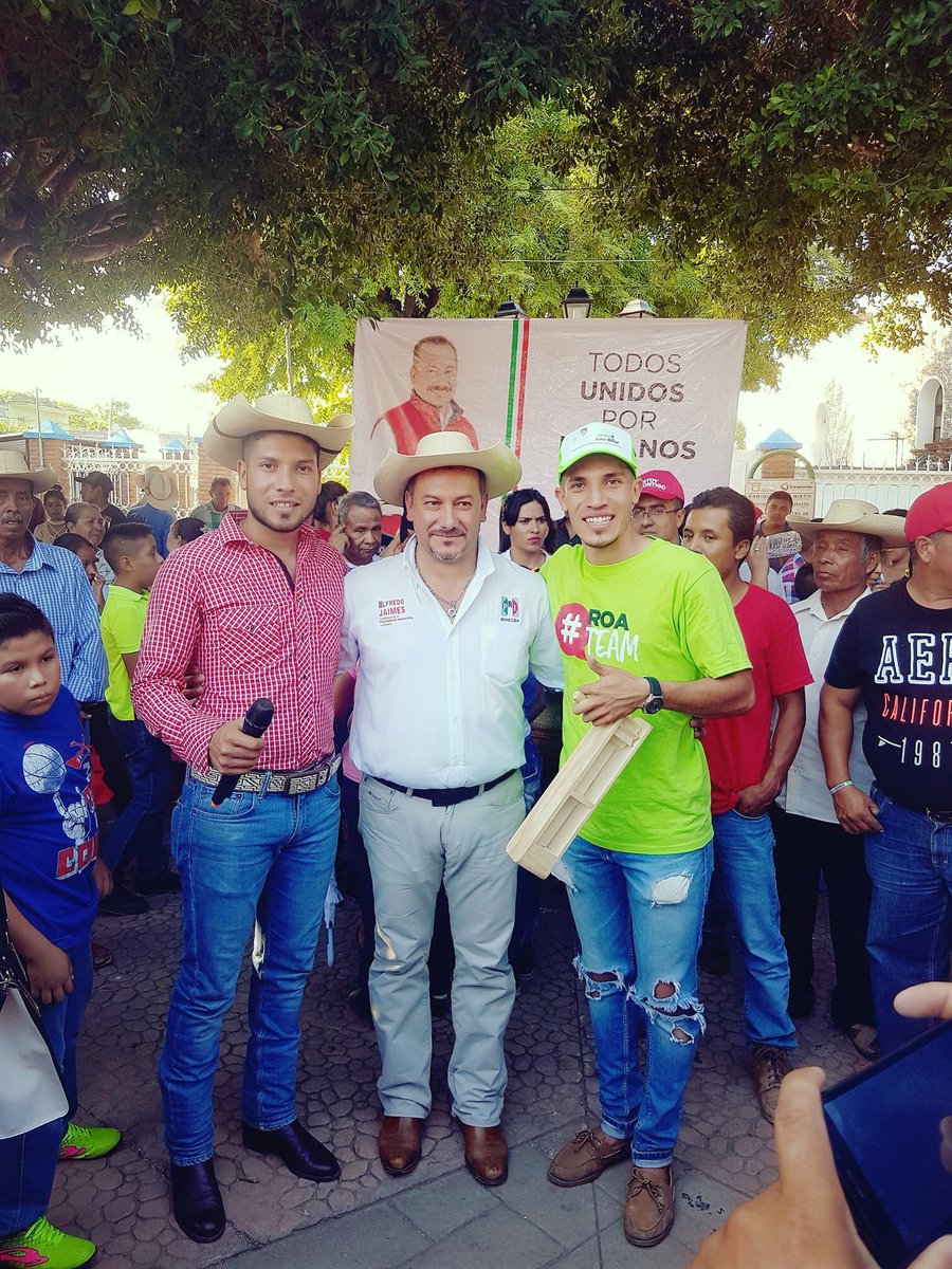 AldairJaraEs's tweet photo. El #RoaTeam 🔴 presente en el recorrido de nuestro Candidato a presidente municipal ALFREDO JAIMES estamos seguros y convencidos que juntos lograremos la victoria este 1 de Julio.! 💪🏼#TodosUnidosPorLuvianos #PorAmorAlSur #5de5 #LuvianosRT @PRI_EDOMEX @cruz_roa @CARECAVALA https://t.co/aXBRzaN8VH