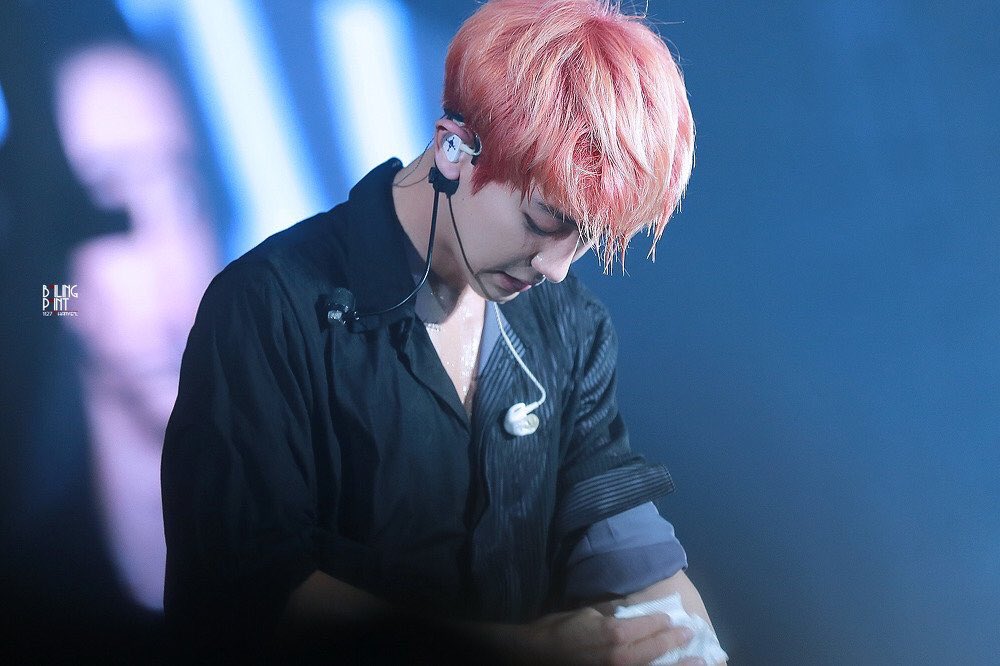 จงอวยชานยอลให้มากกว่าที่พี่เขาอวยตัวเอง tweet media