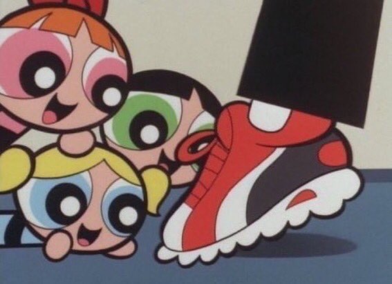 egocheol's tweet photo. HIS SHOES ARE LITERALLY THE EXACT SAME I CANT BREATH https://t.co/PoGKewT2gF