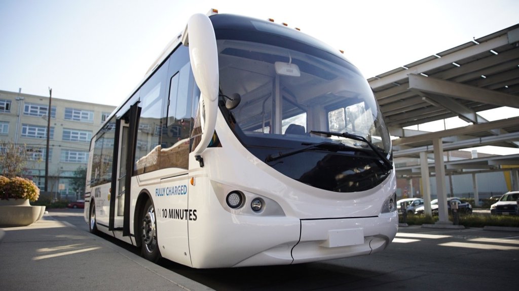 cleantechnica's tweet photo. Airport Valet Express Purchasing 12 AVM Electric Vehicles https://t.co/iIldRGB7lr https://t.co/hnHKpBpk6I