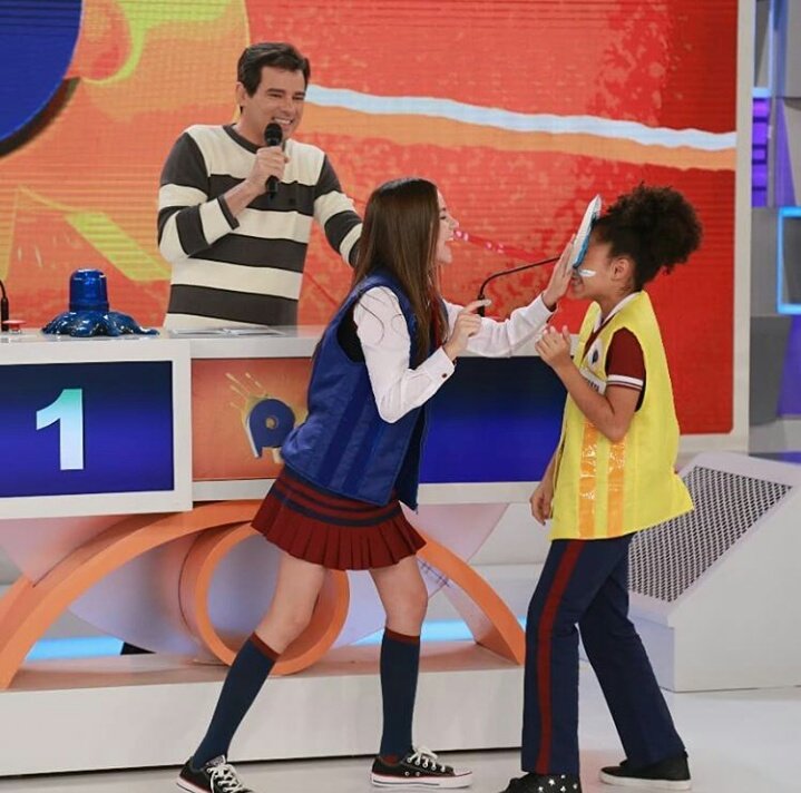 FilippaPessoa's tweet photo. Torta nelaaa! #AsAventurasDePoliana #DomingoLegal #TimeAzul 💙 https://t.co/LlWCrkDjo0