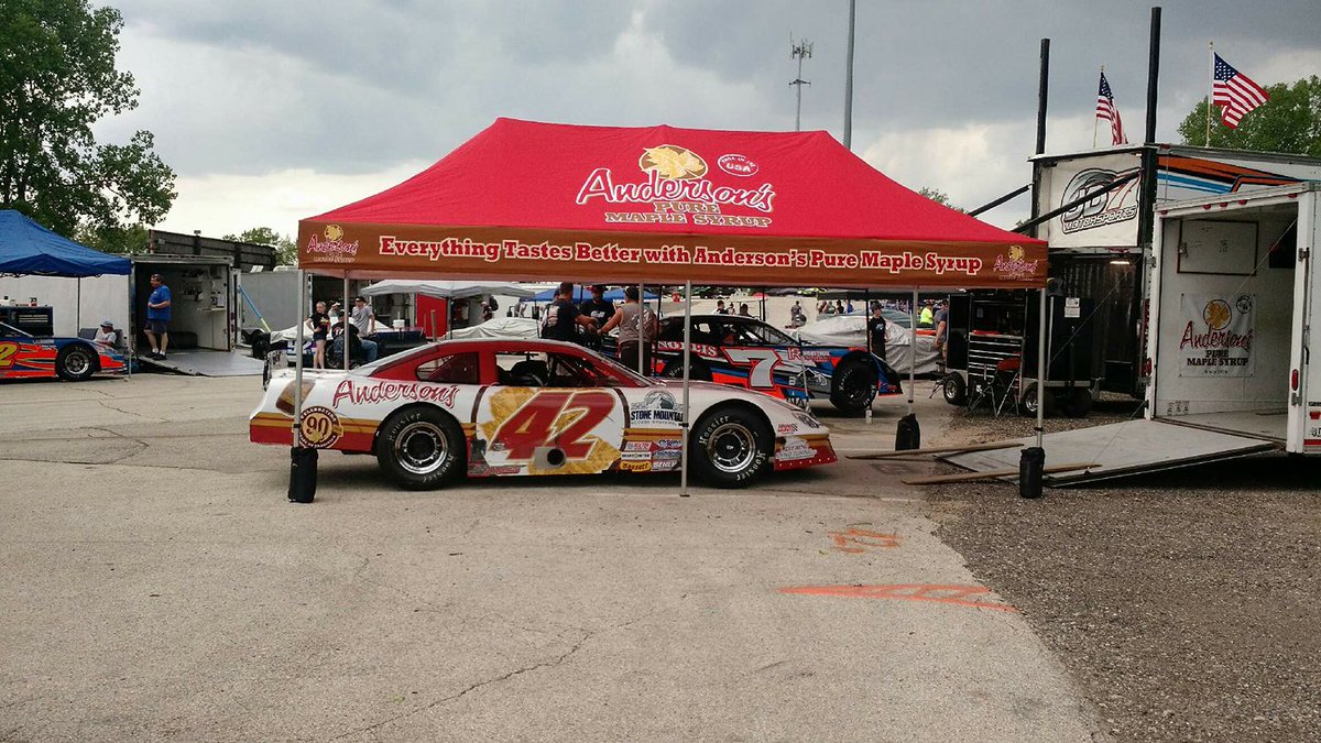 AndersonsMaple's tweet photo. Congratulations @ddp42!  @AndersonsMaple in Victory Lane! @ddp42  in the #42 Super Late Model won the Memorial 75 tonight at @SlingerSpeedway Slinger WI. #victoryissweet #numberone #victorylane #ontheposter #invictorylane https://t.co/7awAmUdHoD