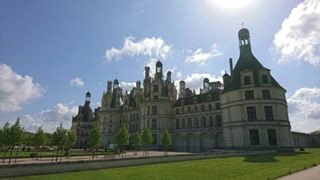 YourWonderment's tweet photo. Reposting @mm.josep:
A little bit of my holidays. I would love to live in a castle like that... #France #Chambord #castle #chateau #holidays #sun #summer #travel

Visit Your Wonderment for more fresh content, blogs, and articles from unique sources. https://t.co/EcAhd9ansG https://t.co/0djM6WWmro