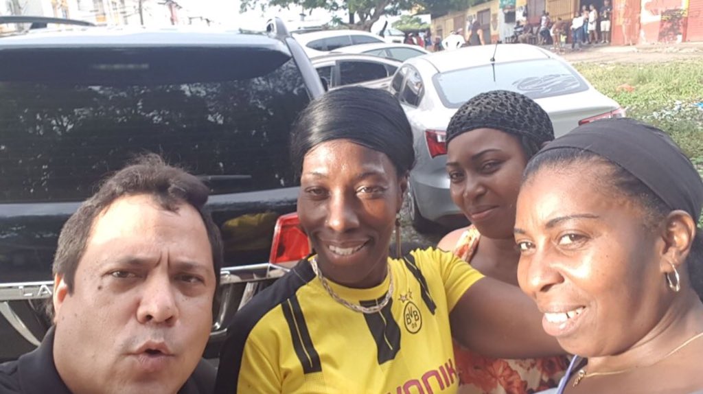 edwinz2014's tweet photo. Compartiendo con mi gente de San Joaquín en la liga italiana del 8-10 siempre por el deporte #SecretariaDeLaMujer #CambioDemocratico #SeParteDelCambio #romulorouxpresidente https://t.co/DQrzOL7aWN