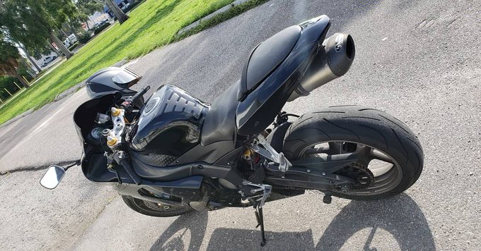 My birthday present to myself... And yes... Sexy is happening on this bike. 😈😈 New scene coming soon<a href="/tag/sexysaturday"class="tags"><span>#sexysaturday</span></a>