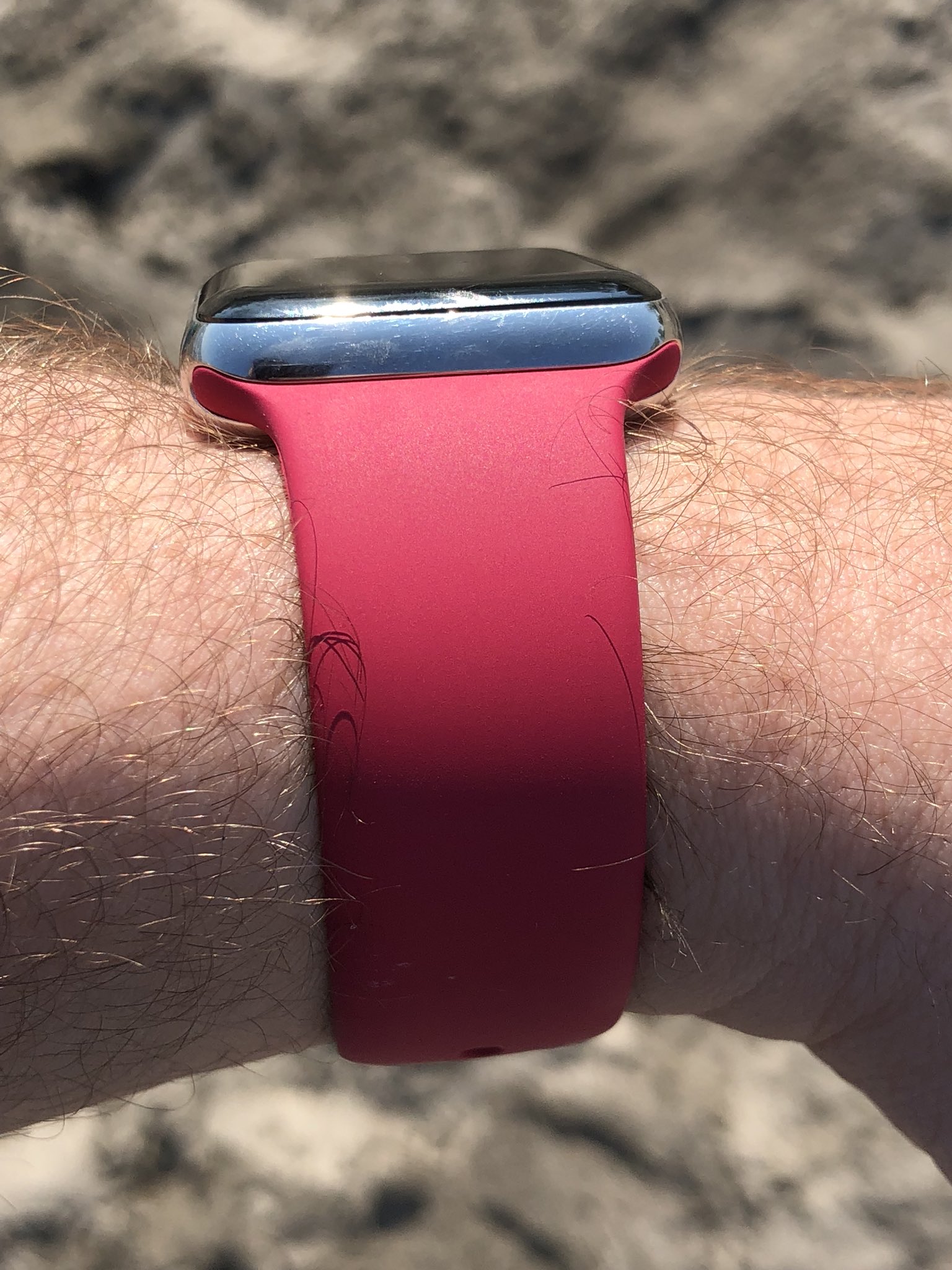 Apple watch sales rose red