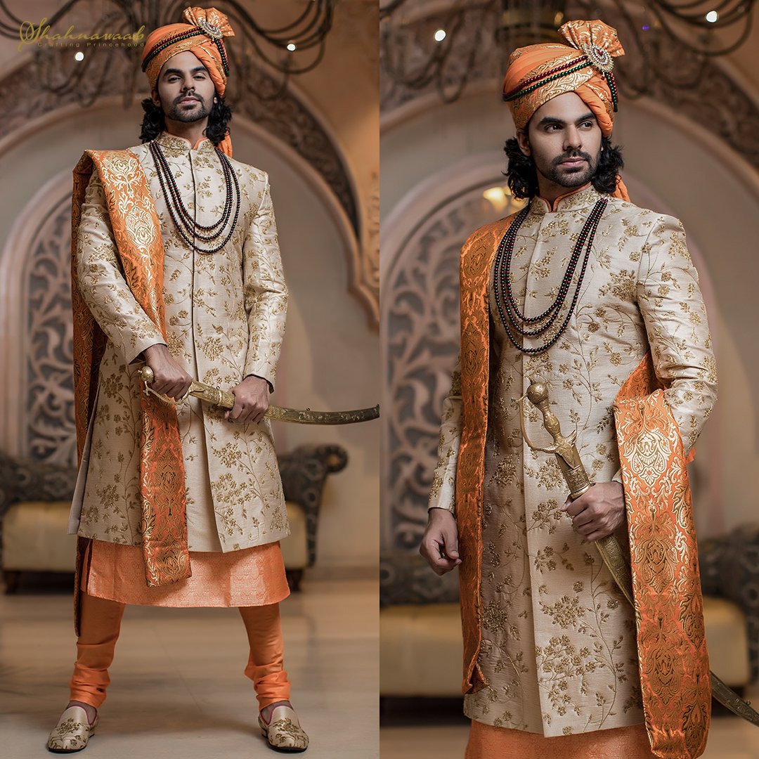 sshahnawaab's tweet image. Reflect the sense of aristocratic #royalty with our Golden Chudidar #Sherwani Embellished with zari #embroidery over #Silk. 
Visit bit.ly/2FrTaw7 for more.
#sshahnawaab #handcraftedindia #maharaja #craftingprincehood #fashion #fashiondesigner #mensfashion #RoyalWedding