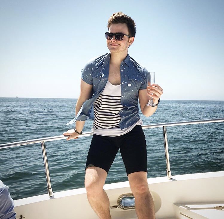 It s chris colfer s birthday ! happy birthday cutie I hope life has been treating you well :))  