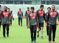 criczones1's tweet photo. Bangladesh wary of Rashid threat
To more update click here - https://t.co/ihaPLV3zsC           
#IPL2018 #Cricket #T20 #IndianT20League #KKRHaiTaiyaar #SRH #KKRvSRH #CSKvsKXIP #KXIP  #MIvsDD #KKRvRR  #RR  #RRvKKR
#ABDevilliers #ABRetires #Bangladesh #RashidKhan #IPL2018Final https://t.co/01EfSvLT9t