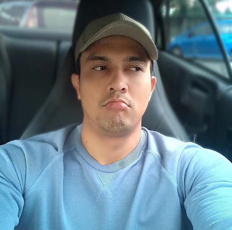 ntv7malaysia's tweet photo. Siapa tau kat mana ada jual putu piring ? Saharul Ridzwan mengidam nak berbuka dgn putu piring. Korang ada mengidam apa pulak time puasa ni ? #puasa #putupiring #feelingramadanraya #ntv7feelit #instaceleb ๐ธ : @SaharulRidzwan https://t.co/BjfAC1jMhu