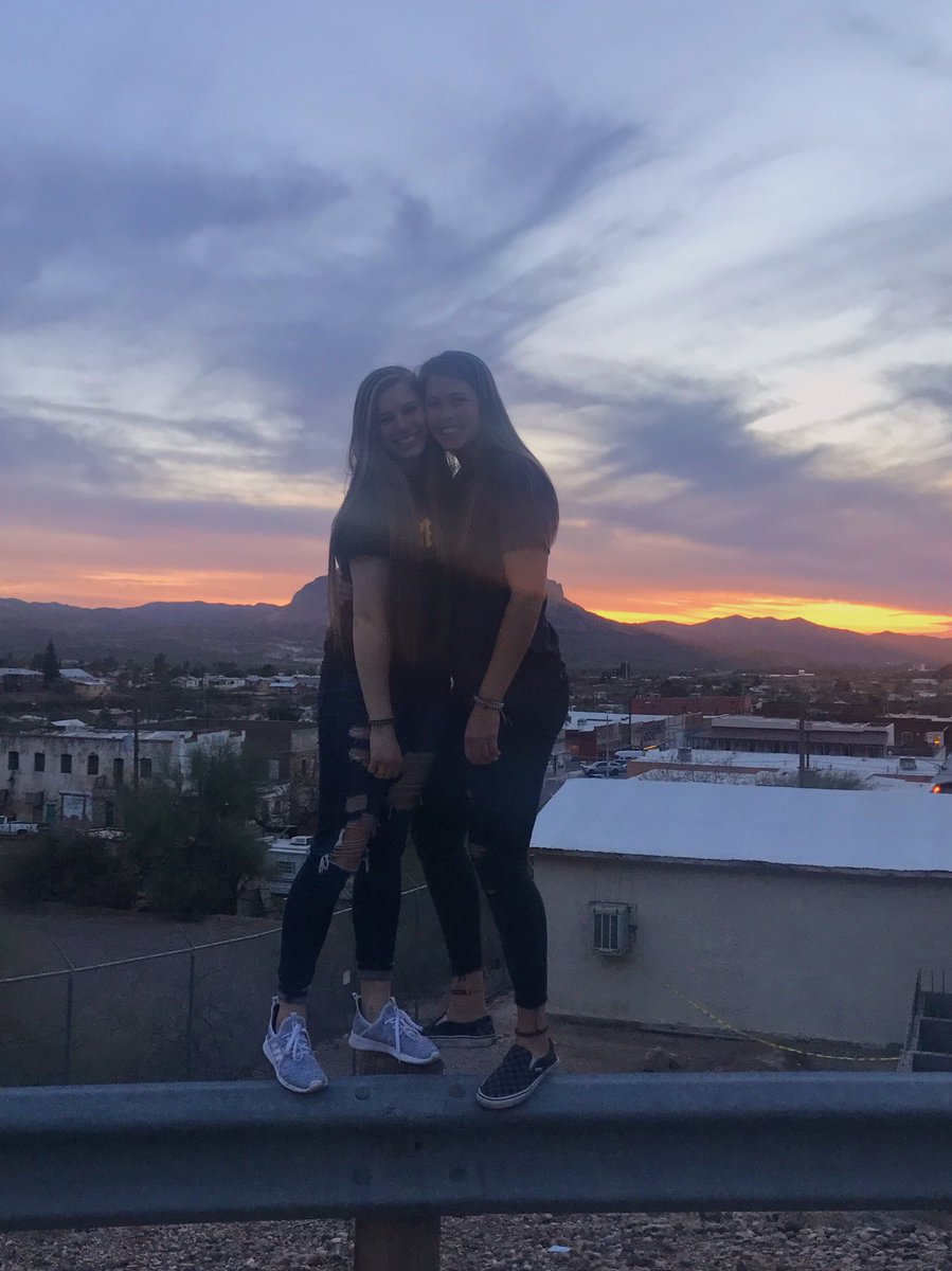 elladayyyyy's tweet photo. me and jenni have been bffs since birth and she's finally 18 today wow ily jennifer happy birthday!!!! 💕😩😻🎉 https://t.co/Yz0uohVBlA