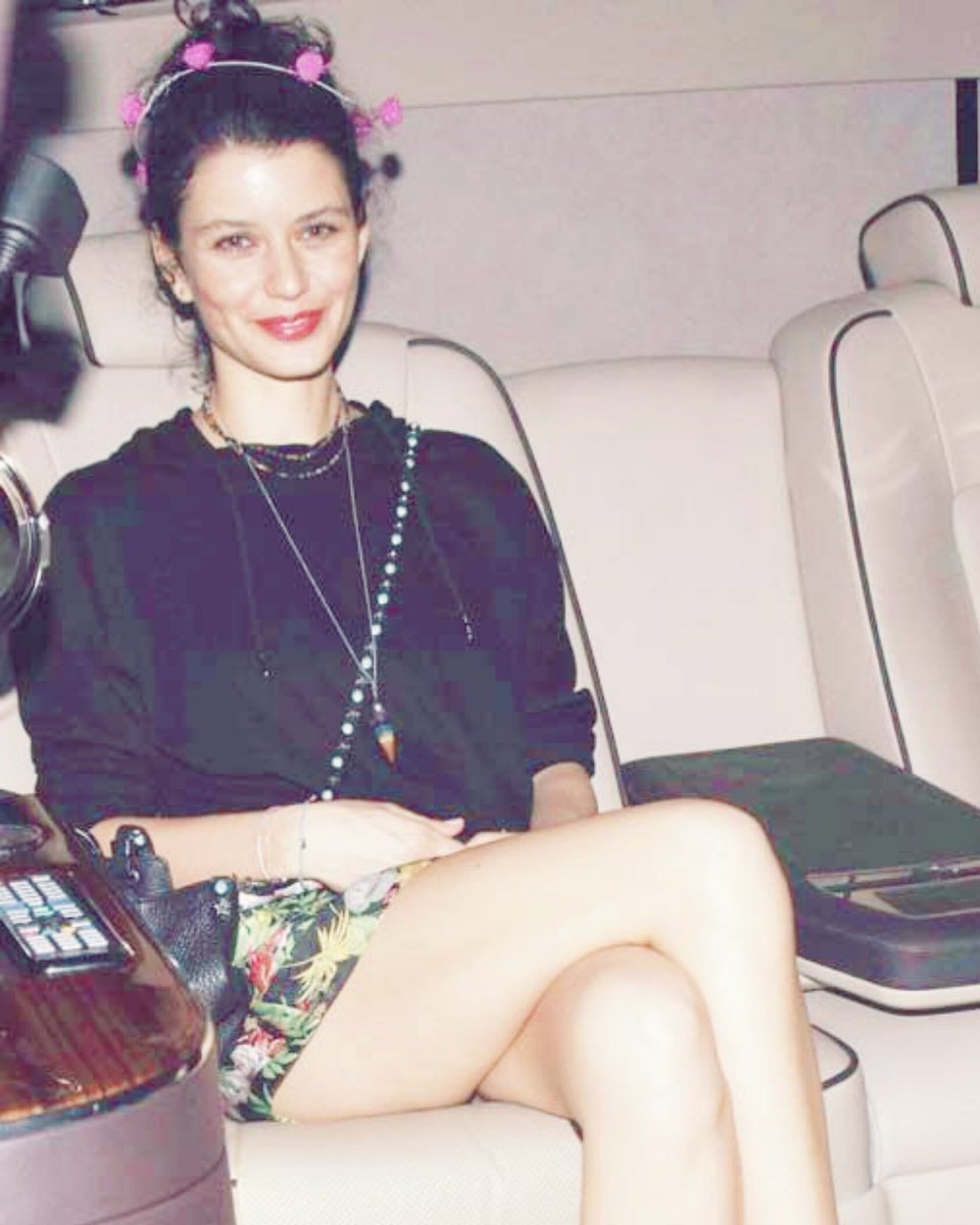 heartberen's tweet photo. New 🌸 #BerenSaat https://t.co/FlpvRTamV7