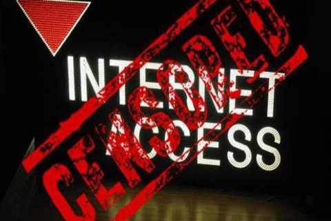 GreaterKashmir's tweet photo. Civilian killing fallout: #Internetsnapped in #Pulwama; train service suspended partially https://t.co/Cz2fVK6BCG https://t.co/dYRyURfwC0