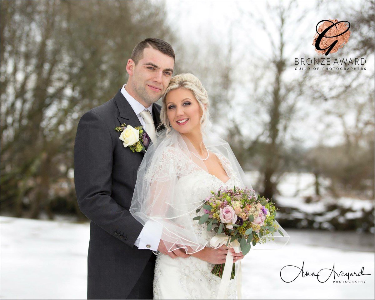 AnnAveyard's tweet photo. Award winning wedding photography- bronze awards @guildofphotographers https://t.co/ZTkZqCmMbu