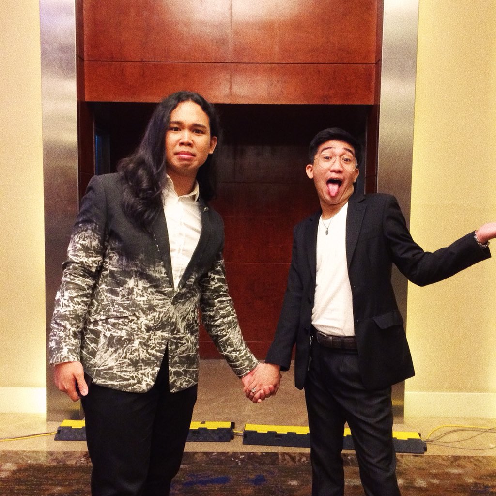 galeleo_o's tweet photo. Ladies and gentlemen, my frenemy @pjtronco 💕 #CommGrandBall2018 https://t.co/2VDmKwFBBZ