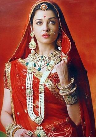 WedLista's tweet photo. Drop dead gorgeousness💝 #AishwaryaRaiBachchan
#WedLista #FashionForWeddings #AishwaryaRai #AishwayaRai #AishwaryaRaiBachachan #Jodha #JodhaAkbar #Movie #BollywoodMovie #MovieLook #GorgeousSheIs #Beautiful #EthnicJewellery #Traditional #TraditionalWear #TraditionalJewellery https://t.co/O8SlN58Lw1