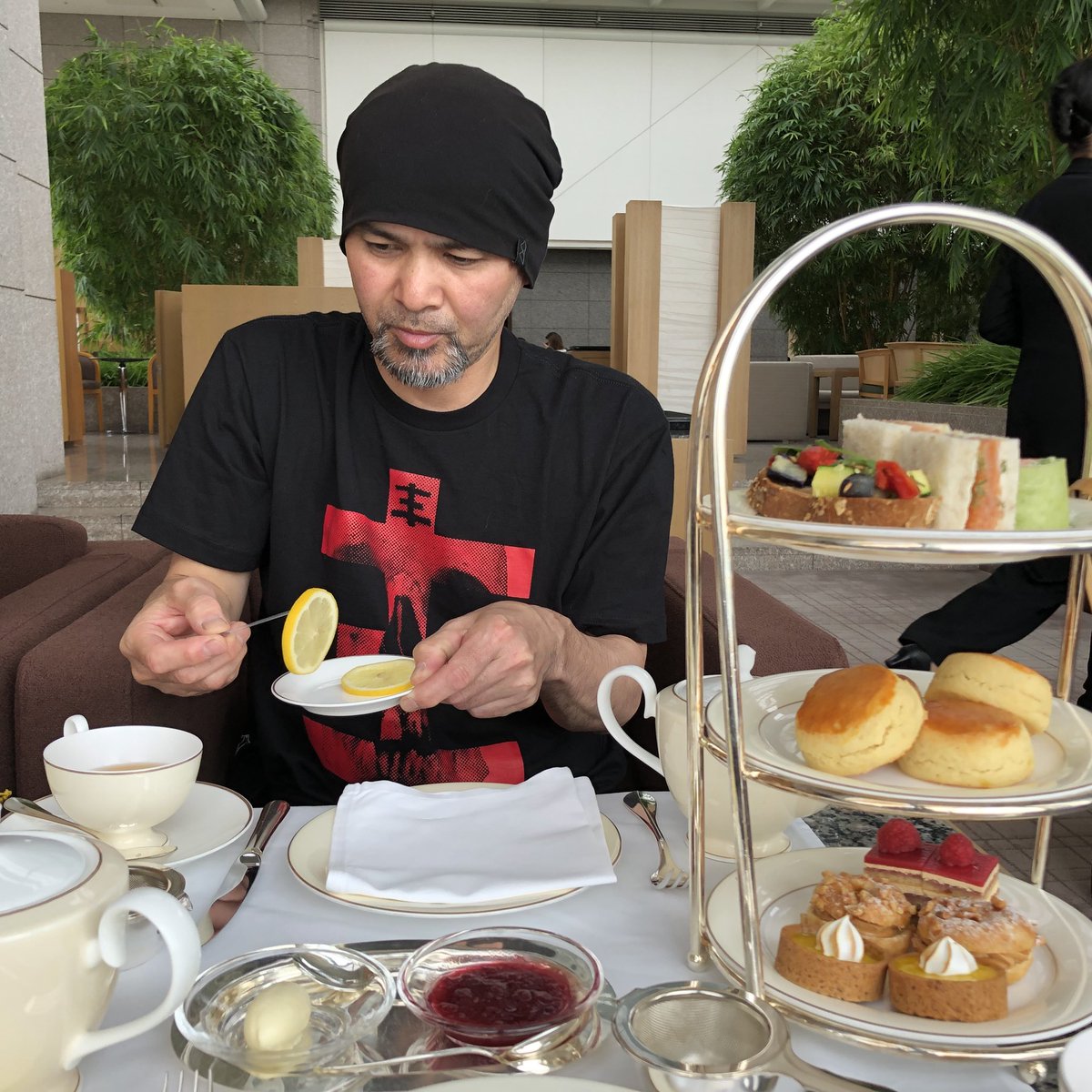 カワムラトモユキ ちゃぴ 新米パパ アフタヌーンティで骸骨 ドレスコードあり 新宿パークハイアット Afternoontea Skull 髑髏 Japan Rock ウンモ星人 Lemonade カワムラトモユキ ちゃぴ 新米パパ アフタヌーンティで骸骨 ドレスコードあり 新宿パークハイアット Afternoontea Skull 髑髏 Japan Rock ウンモ星人 Lemonade