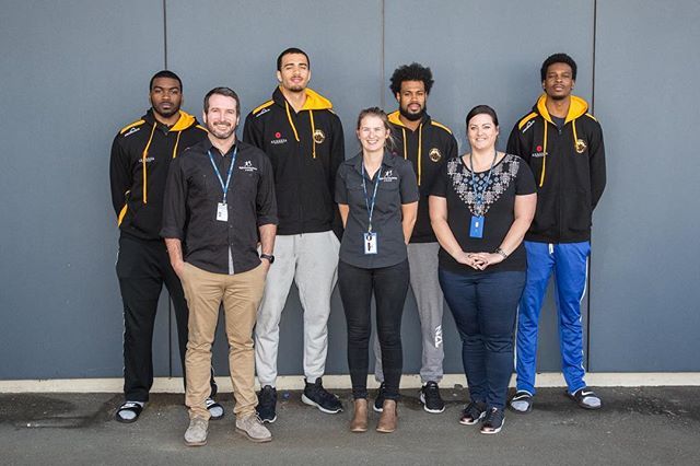Augusta Taranaki Mountainairs are great supporters of Big Brothers Big Sisters in Taranaki. Recently they popped into the office to drop off some tickets for their matches. Thank you! ⛹🏼‍♂️