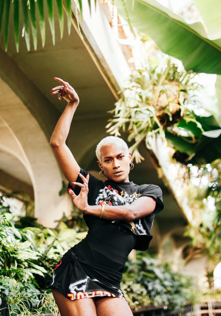 leatualoa's tweet photo. Here is a throwback #QueerPolyGlow 🇼🇸🇳🇿🇹🇴

This is one of my favourite shoots with the FAFSWAG fam last year in Christchurch shot by the uso Hōhua Ropate Kurene. https://t.co/8LpH4gCy8O