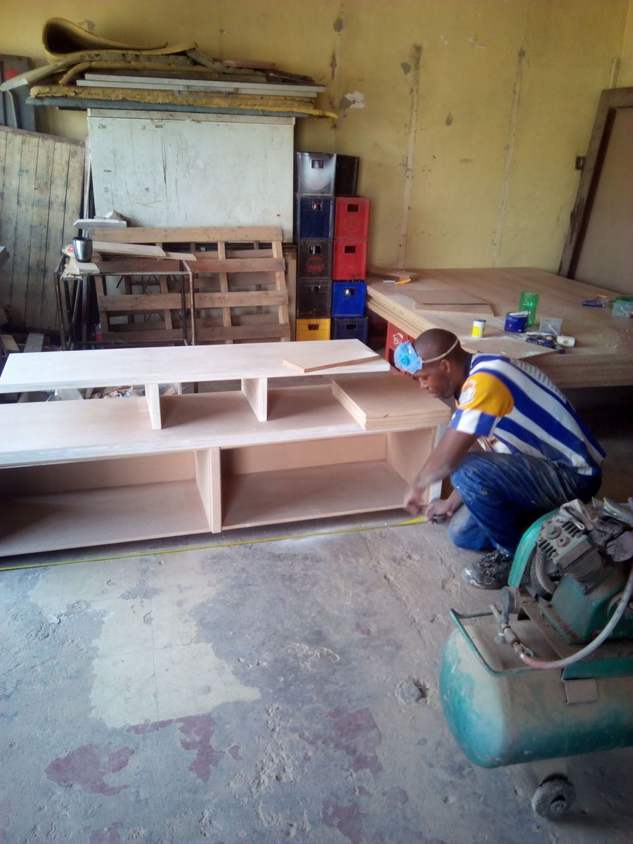 Hy, My brother is a carpenter please RT his work until everyone sees it 

Location : Tembisa ( Johannesburg)
Quotation: please DM me