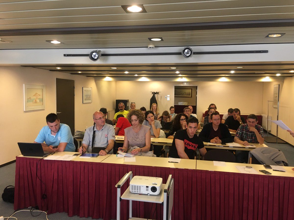 CSOnnectSrbija's tweet photo. Predstavnici #CSOnnect #OCDrs danas su otpočeli studijsku posetu Briselu, a uvodno predavanje im je održao Zdravko Ilić, predstavnik @Privrednakomora u glavnom gradu Belgije 🇧🇪.
Sa njim razgovaraju o efikasnoj komunikaciji između #CSO i EU 🇪🇺 institucija. https://t.co/ZL9QwafDWq