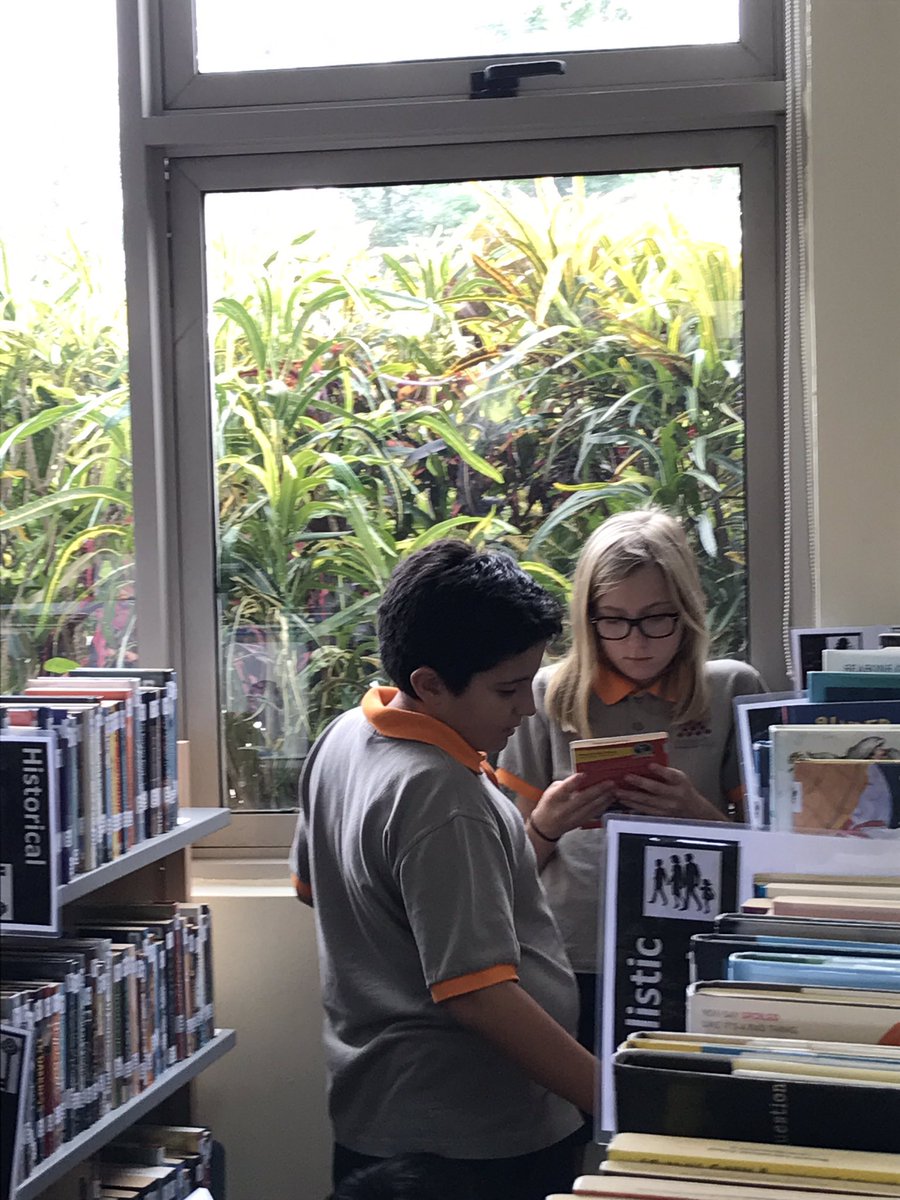 SIS_SEC_Library's tweet photo. P8 Transition time at the secondary library #Sislearns @bharmal_lamiya #PYPtransition https://t.co/7r9UPgSRz4