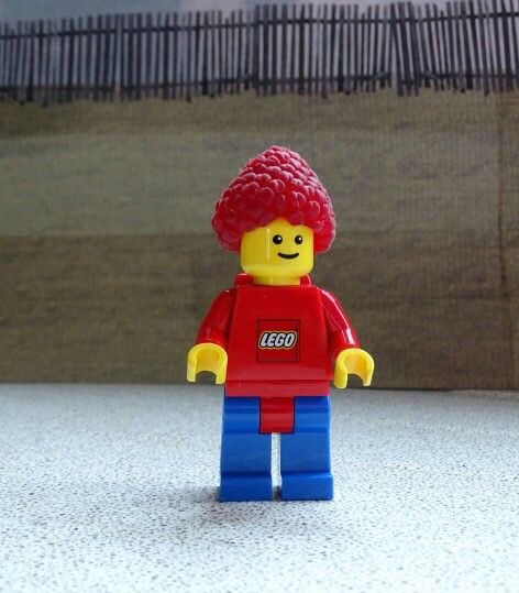 Area35_'s tweet photo. @clarkyla @BenDavies1311 The one with Afro hair https://t.co/OJdn9rHnu2