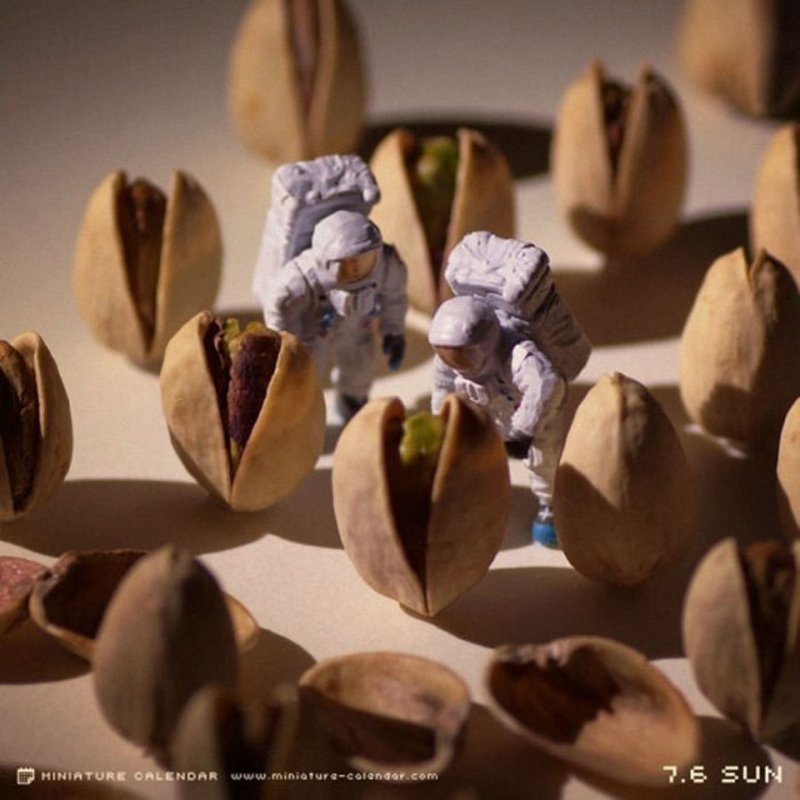 MarshallJulius's tweet photo. In space, no one can hear you eat pistachios. #Alien https://t.co/NZ18LEHQph