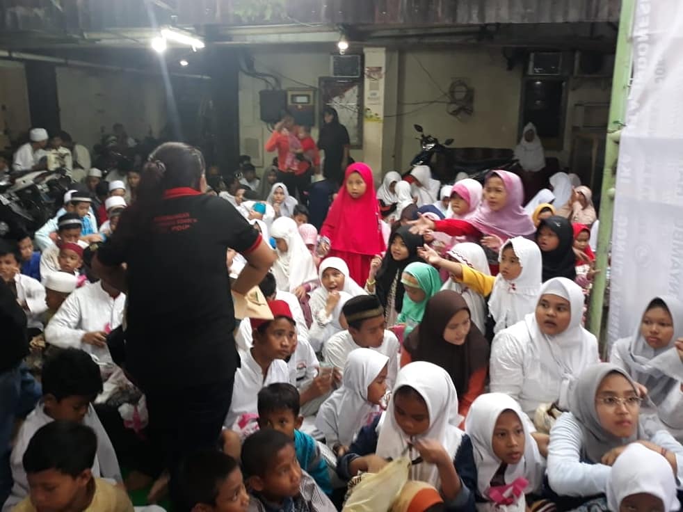 Acara buka Puasa Bersama dan Santunan Anak Yatim Piatu di wilayah RA Pademangan dihadiri Bpk @DuriantoDarmadi berserta istri dan staf Anggota DPR RI dihadiri juga YNI dan KMP Pademangan

#DARMADIDURIANTO 
#DPRRI 
#bukapuasabersama 
#pademanganbarat 
#JakartaUtara