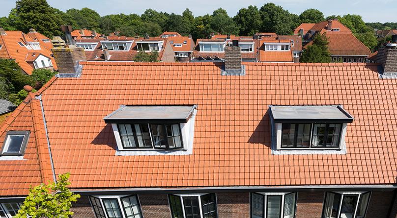 Nieuw Tuile du Nord Opalys, de dubbele keramische dakpan voor nieuwbouw en renovatie. ow.ly/TG3K30kdaGV #nieuw #tuiledunordopalys #tuiledunord