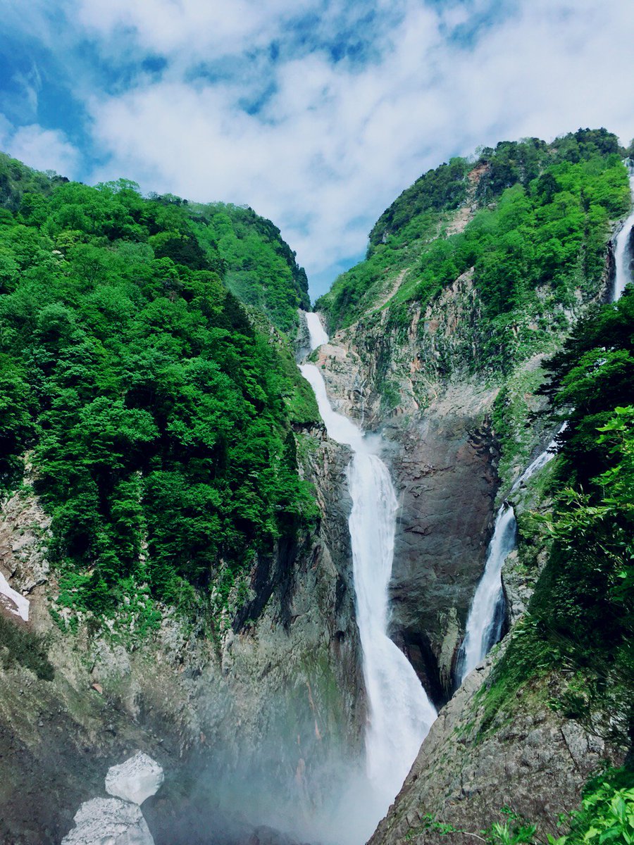 公式 立山黒部アルペンルート على تويتر 落差日本一の滝 称名滝も見頃です すさまじい勢いで流れ落ちる滝と鮮やかな新緑 マイナスイオン最強です