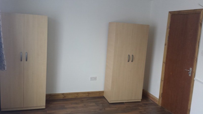 EuroomsLtd's tweet photo. Room share for men available in Leyton

◾ only £90 per calendar week
◾ room ID 410
◾ property fully furnished (including white goods)
◾ available immediately
◾ Internet provided for free
◾ bills included
◾ common premises cleaned regularly 
◾ large garden https://t.co/btU3nrLEM3