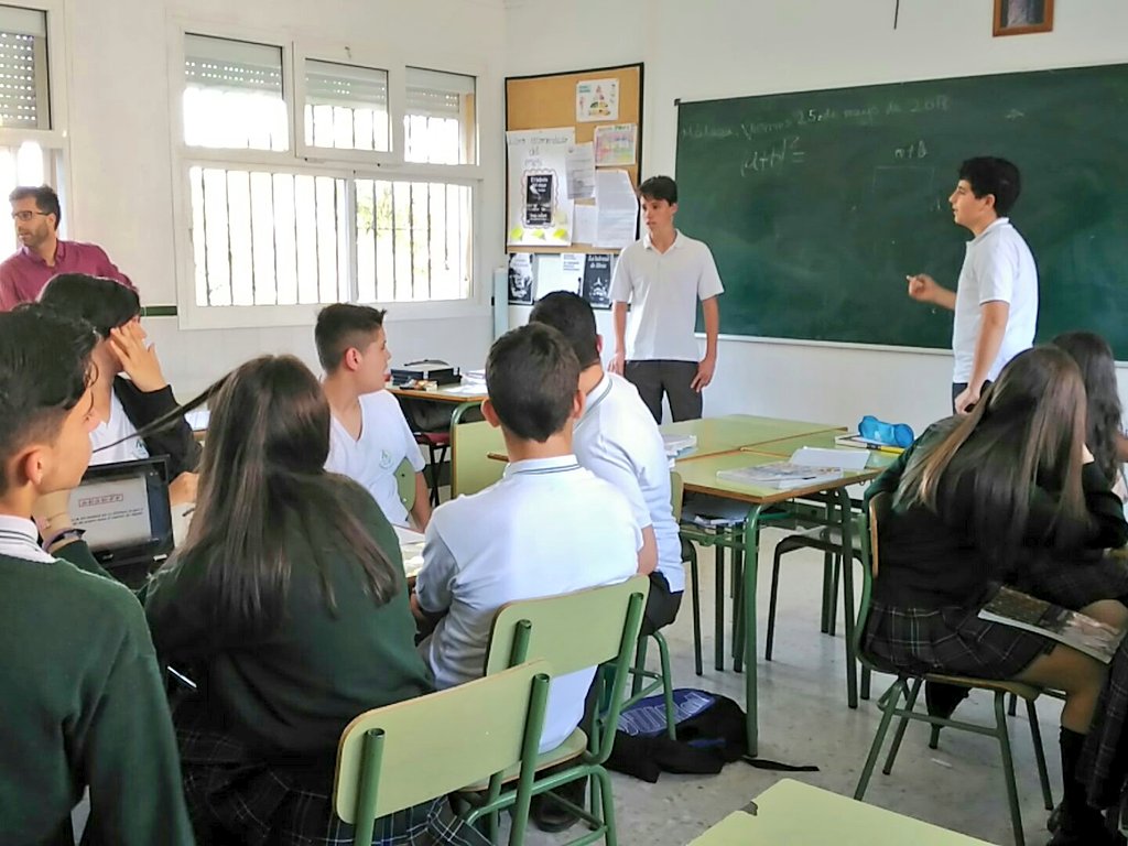 sergmata1's tweet photo. Un placer ser invitado y aprender en la sesión de Identidades notables por @Javiergallardof  #gruposdeexpertos se involucran en tres retos propuestos #aprendizajecolaborativo En vías de comunidad de aprendizaje @GoogleForEdu #googleedu | @cardenal_ori @fvictoria_es https://t.co/r1jYUgdTkz