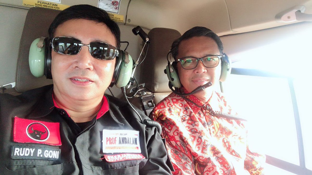 Alpha20191's tweet photo. RPG dan prof andalan mengunjungi kepulauan Selayar dan pulau pulaunya,, mantap boskuu

#temannyaRUDY
#temannyaRPG https://t.co/lIWXswH6TL