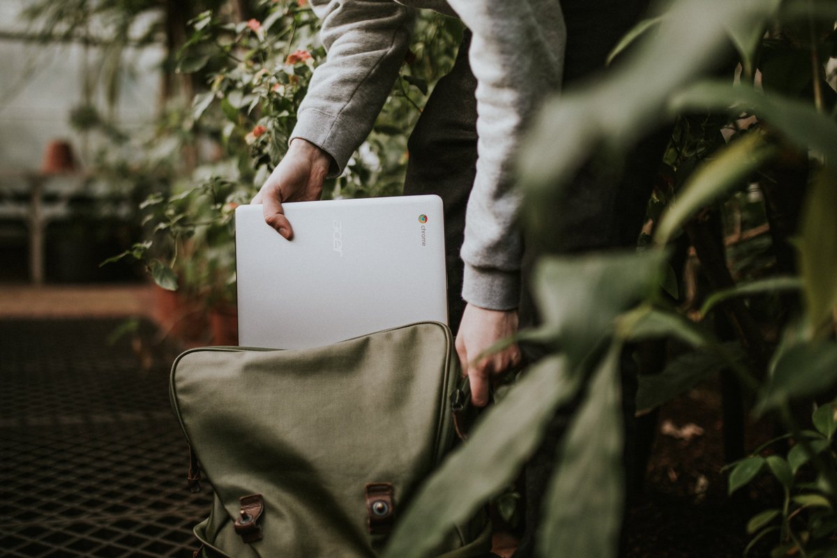 EuroomsLtd's tweet photo. Let's wander where the WiFi is weak 🎒 📶 🌍 https://t.co/yyAguLJ1No