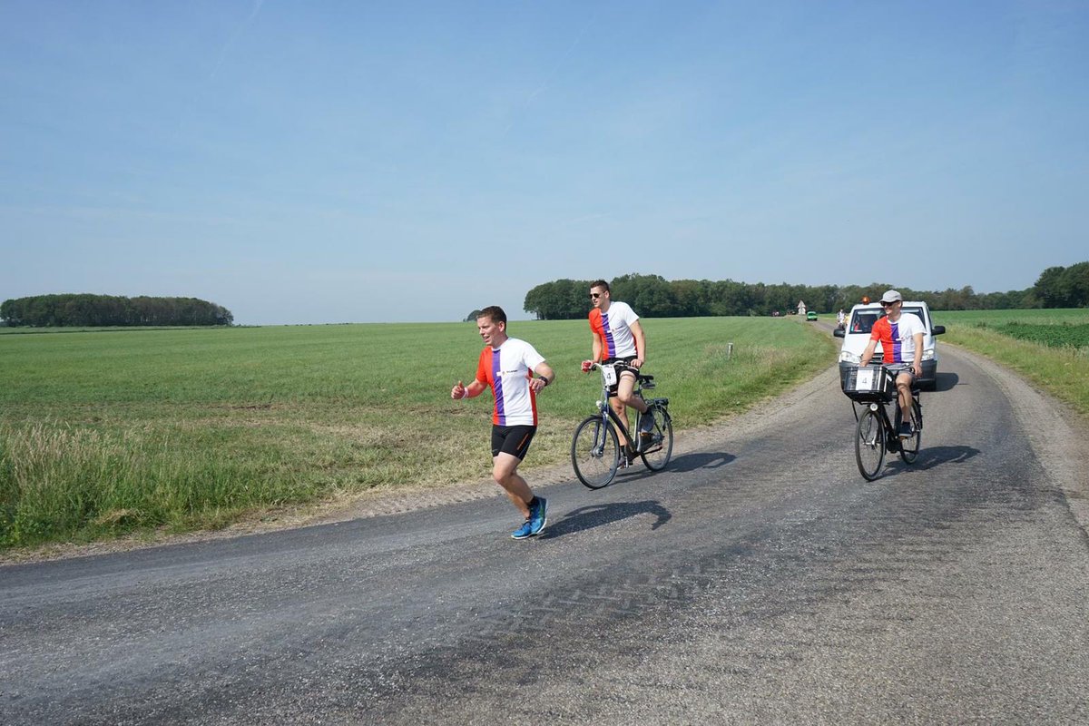 ReefInfra's tweet photo. Een zonnig weekend met hoge temperaturen heeft ons er niet van weerhouden om deel te nemen aan de #Twenterun. Een mooie prestatie van alle deelnemers. En partners bedankt voor jullie €-bijdrage @kansvooreenkind #goeddoel #plezier https://t.co/VOZQGNUKBy